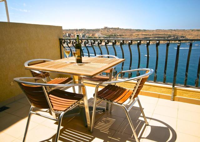 Penthouse in St Paul's Bay Malta with Views