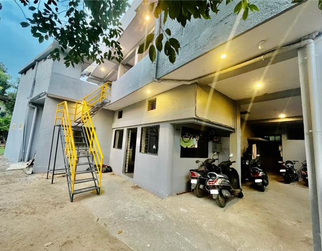 Beds & Boys Hostel