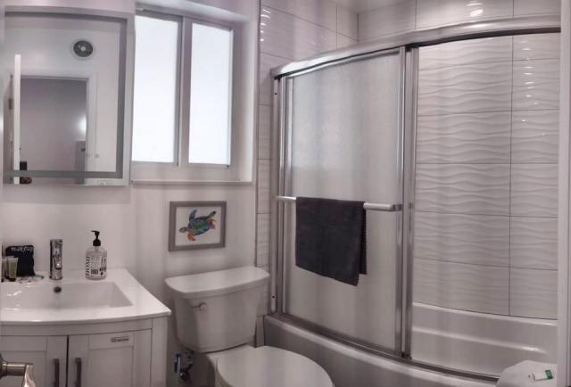 Charming DBL W pool and parking 15 min to FLL and Beach
