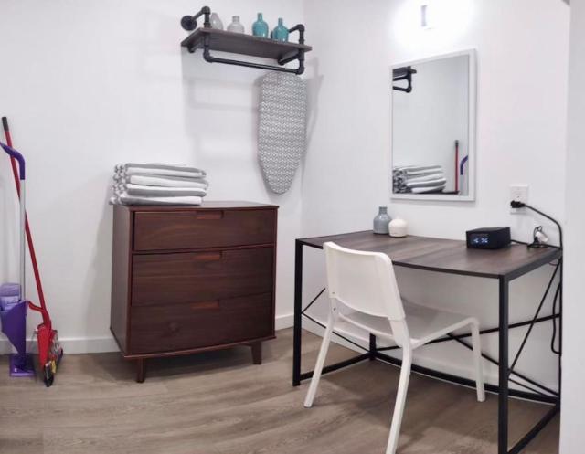 Charming DBL W pool and parking 15 min to FLL and Beach
