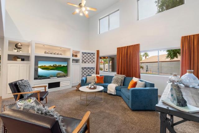 5 Bedroom 4 Bath Boutique Home PREMIUM LOCATION + heated pool option
