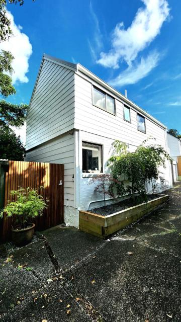Perfect location - Long or short-term stay!
