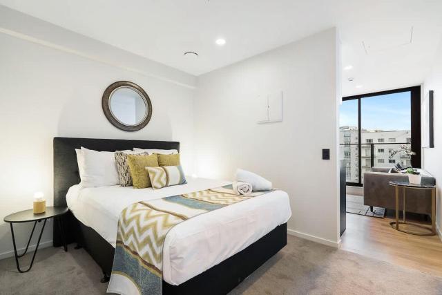 Inner City Apartment Near Skytower-Pool Gym Sauna