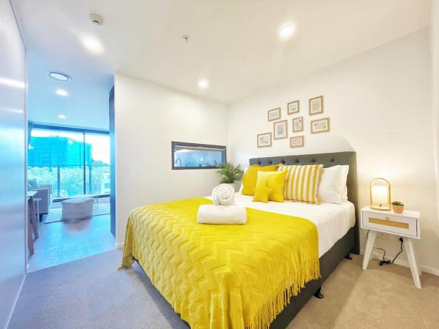 Lime-Fresh Studio VS Amazing Skytower & Park View - AC - Pool & Gym