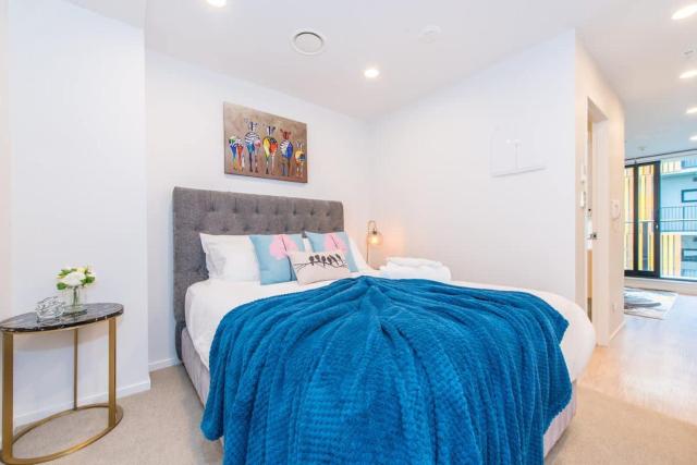 Central Stylish Comfy Studio with Swimming Pool