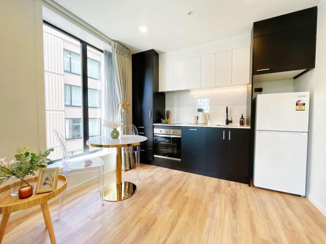 Stylish Cozy Studio Nearby SkyTower-Pool Gym Sauna