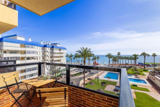 Aloha Playa 402 By IVI Real Estate