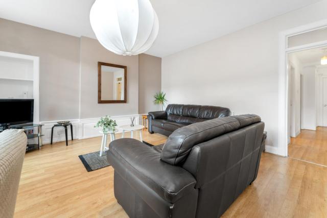 Gorgeous, Cozy 2BR Royal Mile-Old Town