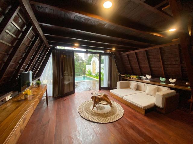 Wira's TB Villas, One Bedroom Wooden Pool Villa