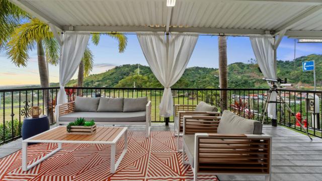 Lucero del Mar- jacuzzi and ocean views