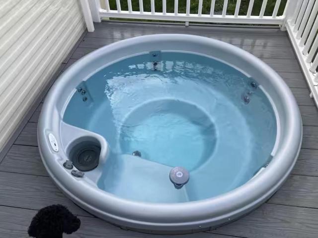 Caravan-Sleep8-HotTub-FreeP-Balcony-FamilyFriendly