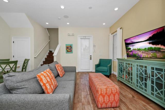 Sunny Cottage Near Disney With Margaritaville Resort & Island H2O Access - 8032Ls