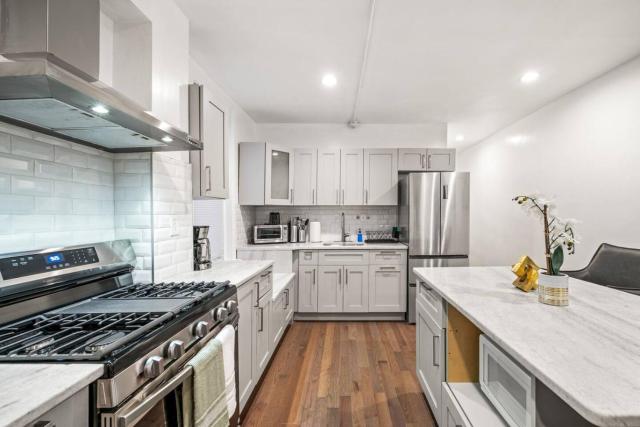 New 1-BD in Prime Philly Location with King Bed