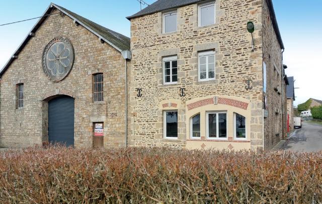 4 Bedroom Beautiful Home In Neuilly Le Vendin