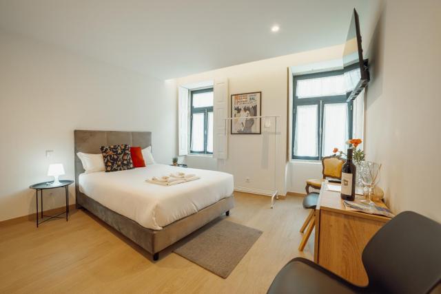 Carmo Residence Porto by Vacationy