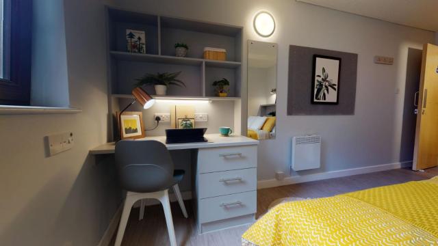 iQ Daisy Bank Manchester