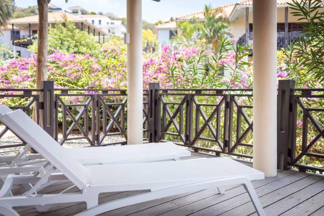 Elegant Getaway for Couples & Friends at Blue Bay