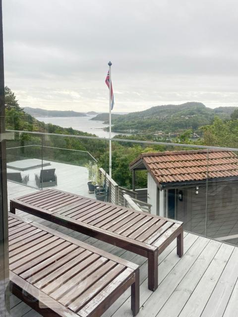 Secluded Cabin With A View And Ball Court