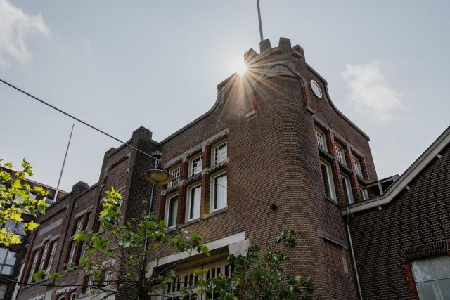 Hotel De Hallen