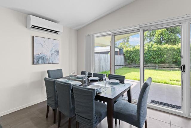 Charming 4Bedroom Home Near Train Station and Beaches