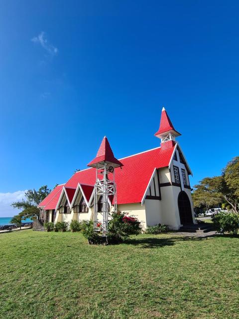 Stylish 2bedroom retreat with Pool & near Grand Baie