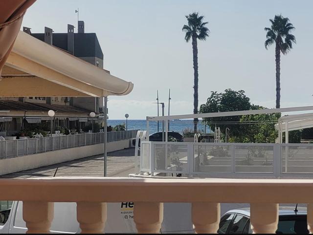 Adosado con piscina al lado de la playa