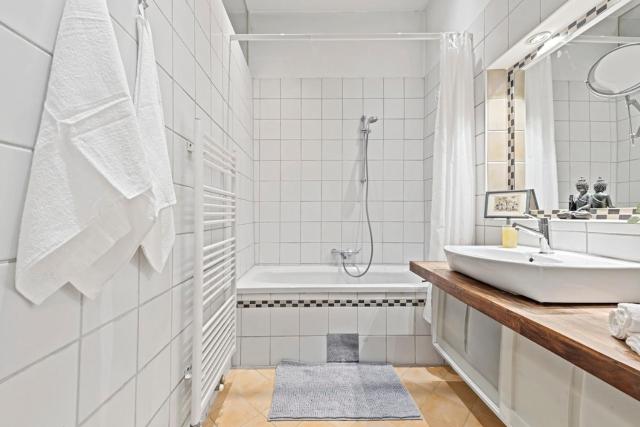 2 Bedroom Vintage Apartment, Garden, near Schönbrunn