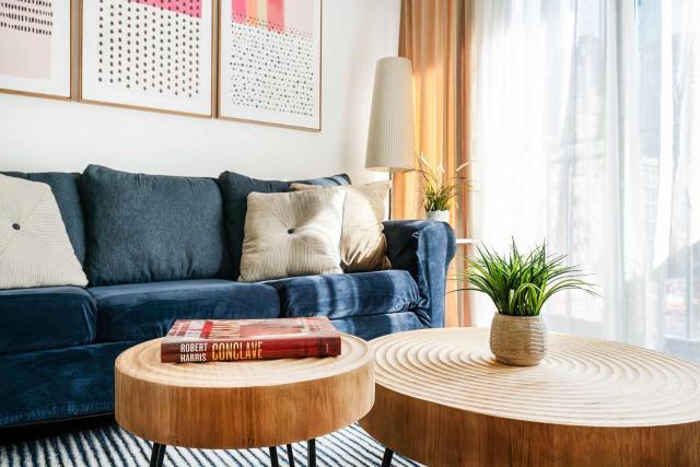 809-4A Columbus Circle New BLDG 1BR W D