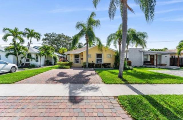 1644 Jackson St, Hollywood, FL 33020