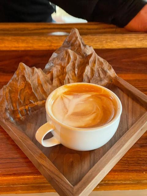 Roadhouse Lodge & Coffee Shop