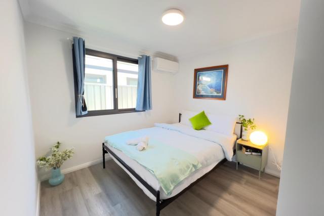 A2-Family friendly 2B1BHouse nr airport backyard&carparking
