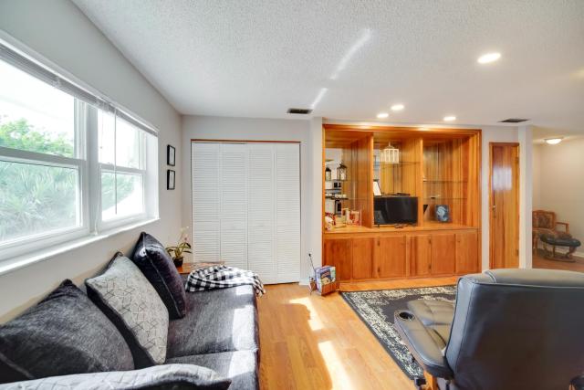 Next to Turtle Preserve: Oceanside Florida Retreat