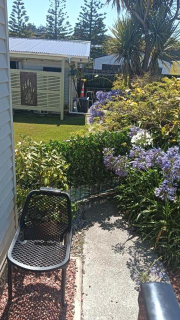 B&B on Bealey- Floralie