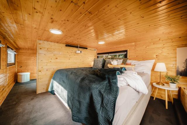 Cozy Tiny House with Summer Whirlpool by WagnerStays