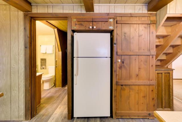 Quaint + Rustic A-Frame < 5 Mi to Plumas-Eureka!