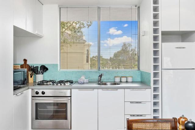 Lovely studio apartment with Freo Port views