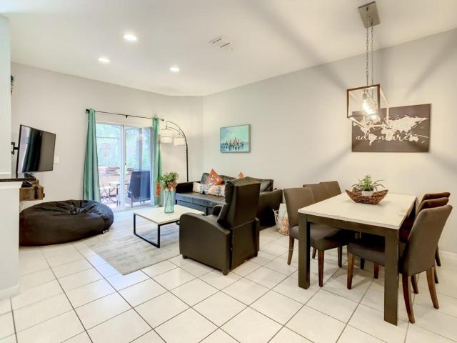 Luxury Townhome Near Disney w/ Resort Amenities