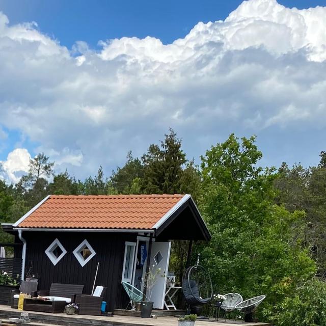 Peaceful little cabin by the sea