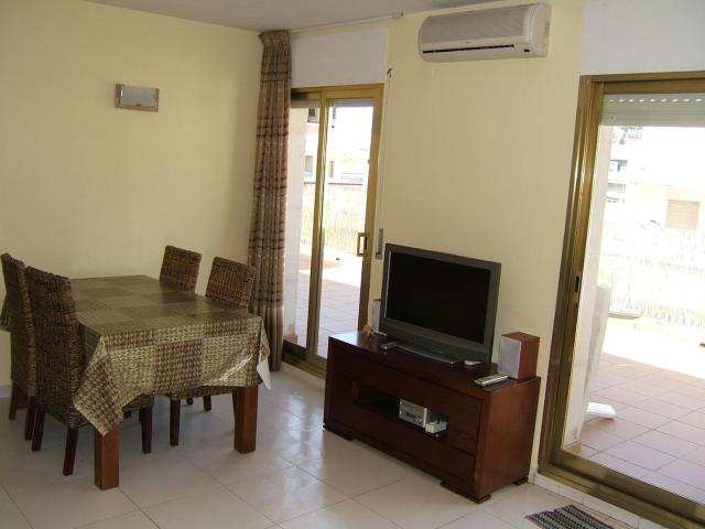 APARTAMENTO ÁTICO CON TERRAZA a 2 MINUTOS DE LA PLAYA