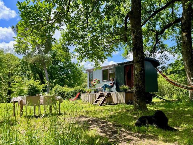 Wooden Cabin - Outdoor Kitchen - Superb Location!