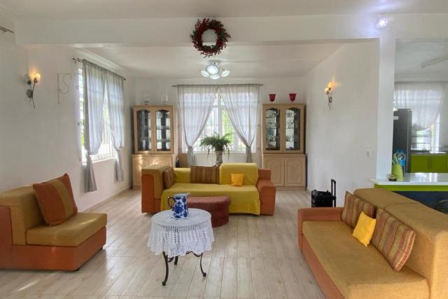 Le Botanic Oasis 3 beds summer vacation private villa with private pool and garden albion