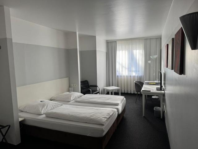 Hotel U Mülheim Free Parking Highspeed WiFi