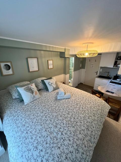 Studio BROSSARD 2pers Tv and Wifi
