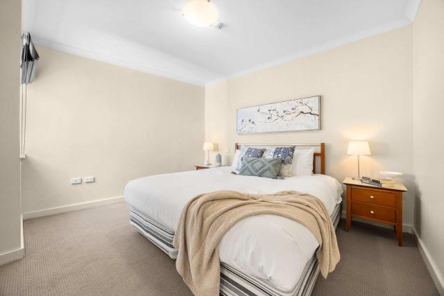 Spacious 2BR Pool, Tennis & Free Parking
