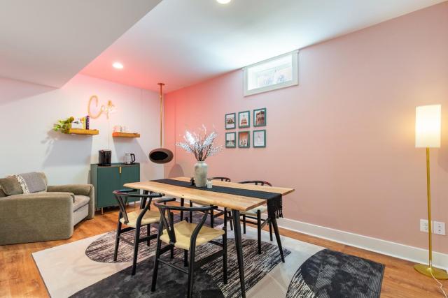 Modern 2BR Retreat, Close to DC & Airport