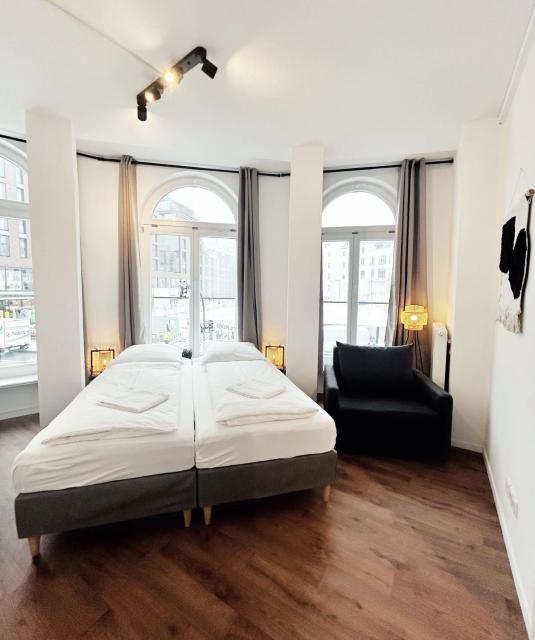 Stylish Apartment near Binnenalster for up to 8 Guests