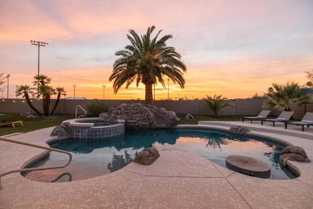 Scottsdale Dreamland: Heated Pool, Spa, Games and Golf