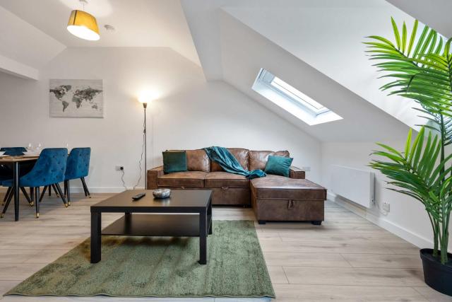 Stunning 1 bed Penthouse Apartment in East Village, Belfast - Walk to City Centre, Roof Terrace