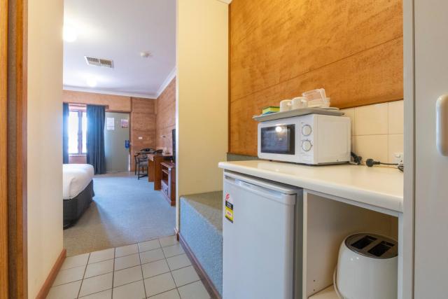 Mud Hut Motel