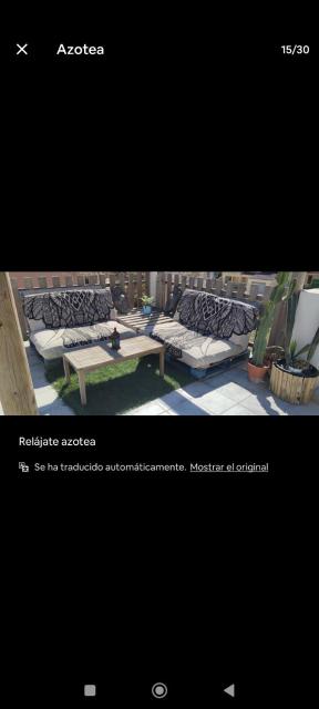 Casa con piscina junto al mar